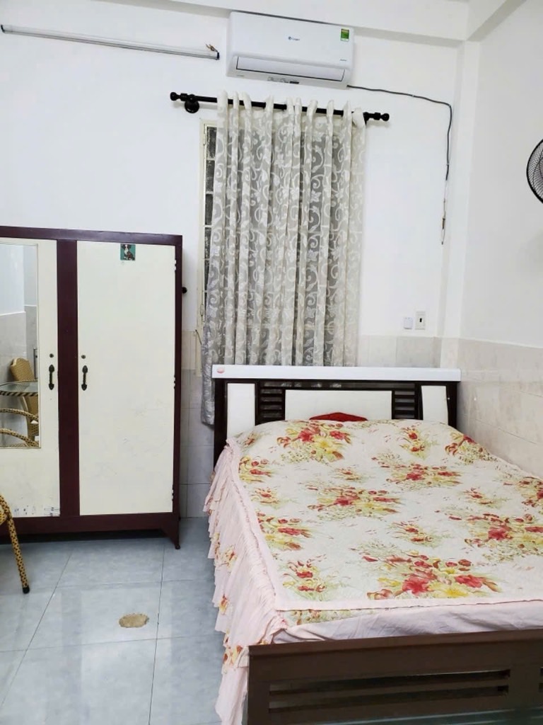 Bán nhà Lê Văn Sỹ, Trường Sa, 42m2, 5 tầng, có dòng tiền 300 triệu/năm, nhỉnh 8 tỷ (20253453KC)