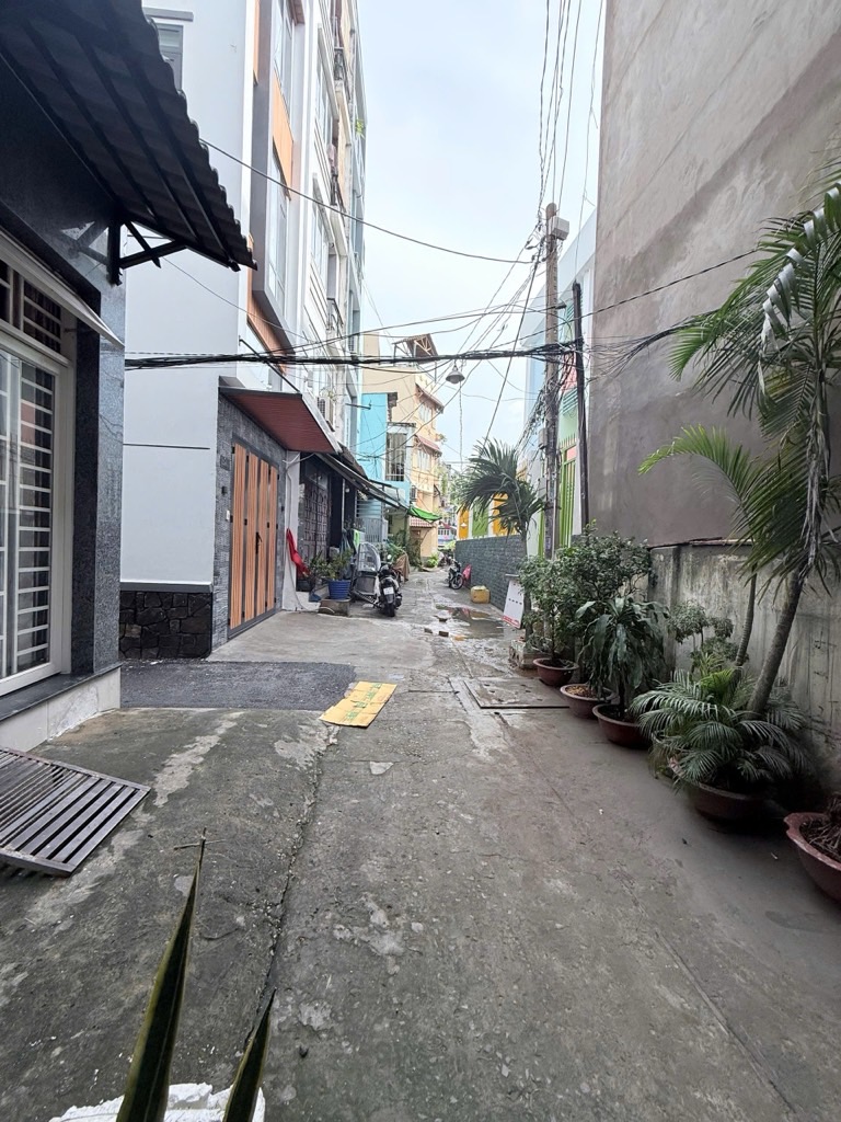 Bán nhà Lê Văn Sỹ, Trường Sa, 42m2, 5 tầng, có dòng tiền 300 triệu/năm, nhỉnh 8 tỷ (20253453KC)