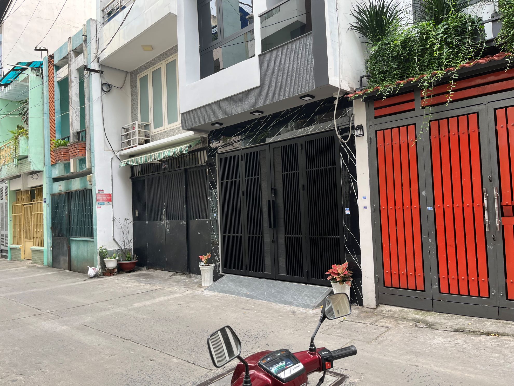 Cần bán gấp nhà Huỳnh Văn Bánh, 33m2 ngang 6.5m, 2 tầng, nhỉnh 6 tỷ (2025P489A)