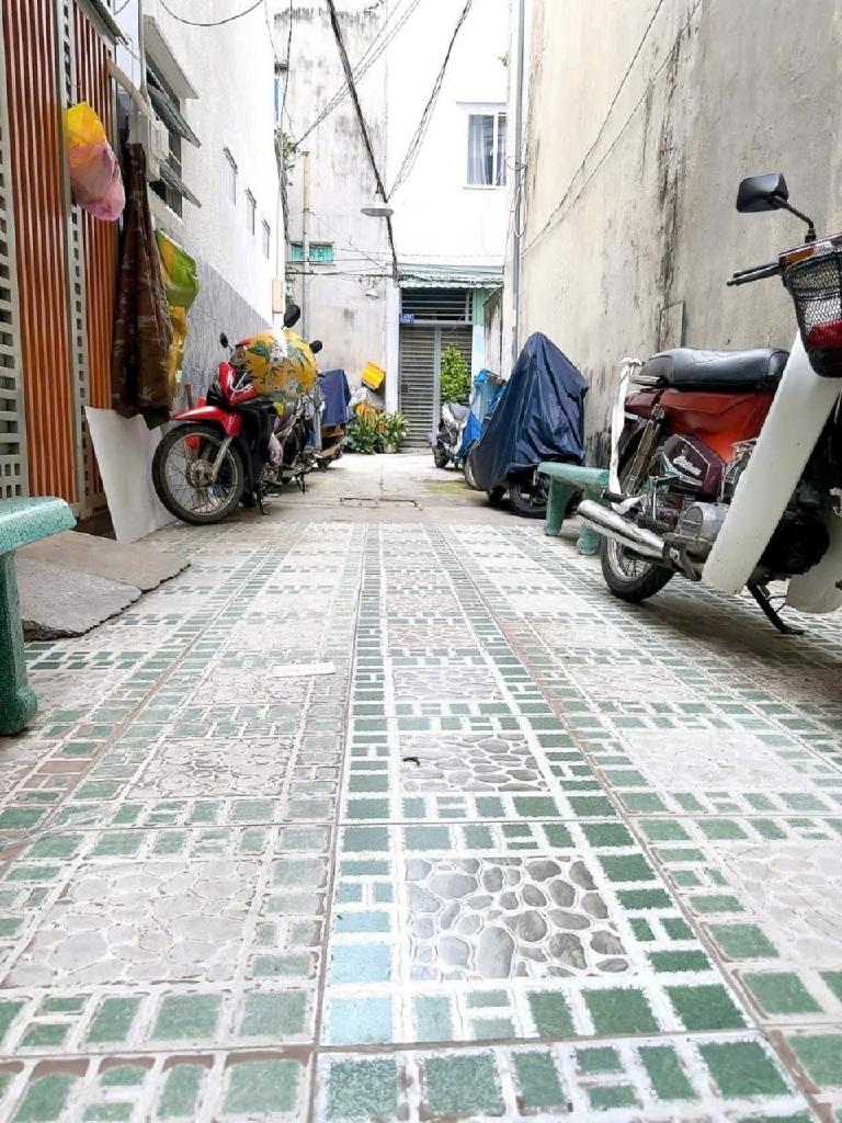 Hiếm nhà bán Nguyễn Thị Huỳnh, 40m2 ngang 6m, 4 tầng, nhỉnh 6 tỷ (2025P54)