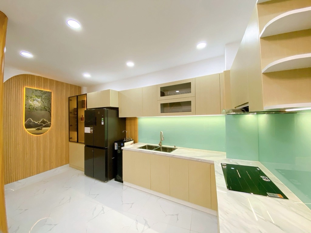 Nhanh đến nhà đẹp ở ngay Lê Văn Sỹ, 41m2 nở hậu tài lộc, 4 tầng, tặng nội thất, hơn 8 tỷ (2025T432)