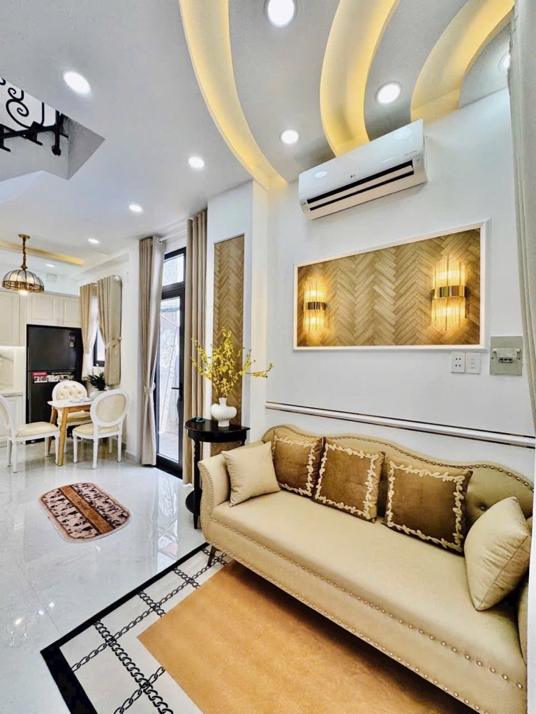 Nhà mới vào ở ngay Hoàng Văn Thụ, Hồ Văn Huê,  30m2, 3 tầng, tặng nội thất, nhỉnh 6 tỷ (2025P170)