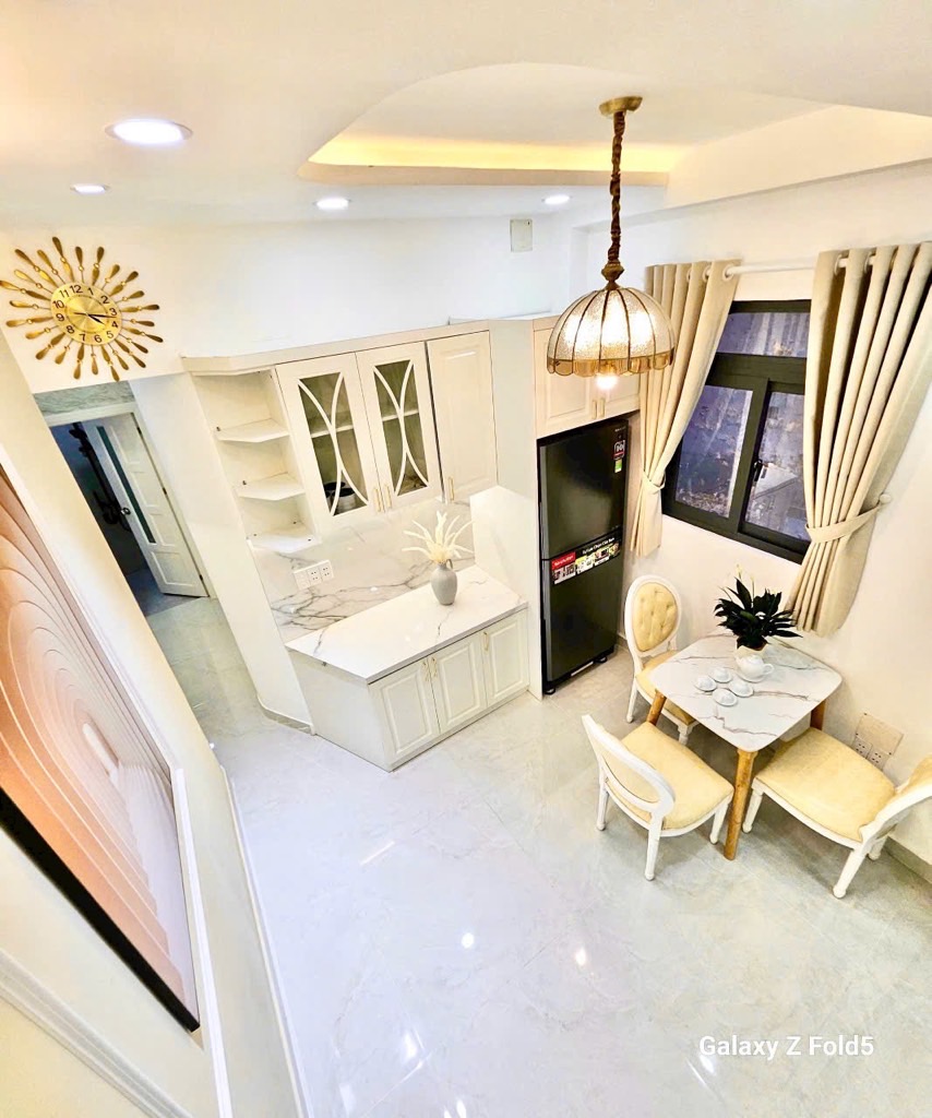 Nhà mới vào ở ngay Hoàng Văn Thụ, Hồ Văn Huê,  30m2, 3 tầng, tặng nội thất, nhỉnh 6 tỷ (2025P170)