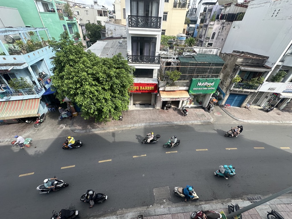Chính chủ bán nhà mặt tiền Huỳnh Văn Bánh nút giao với Phan Đình Phùng, 30m2, 4 tầng, hơn 10 tỷ (2025P19)