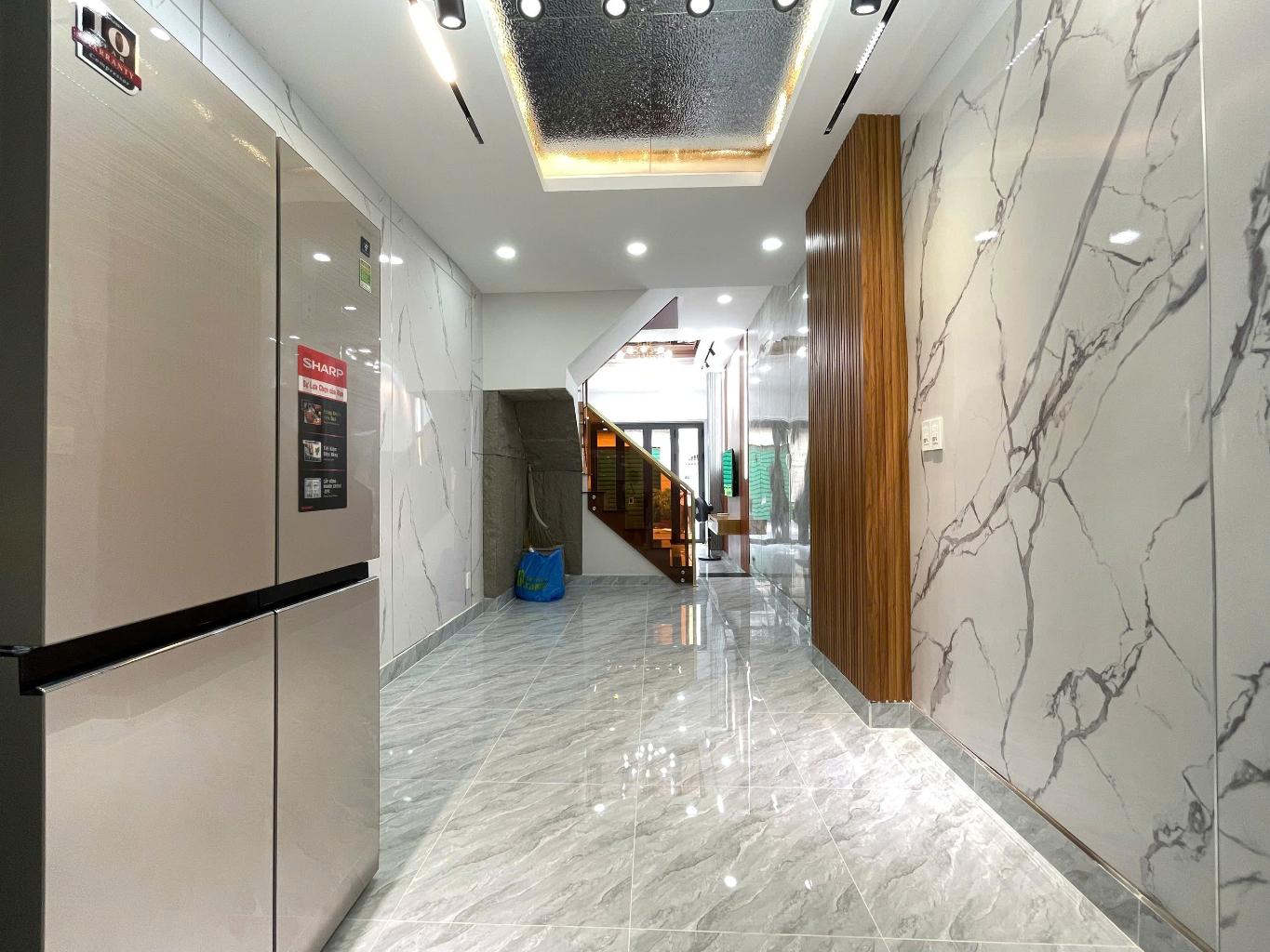 Bán nhà xinh lung linh Lê Văn Sỹ, hẻm xe hơi, 39m2, 2tầng, hơn 6tỷ (2025T281)