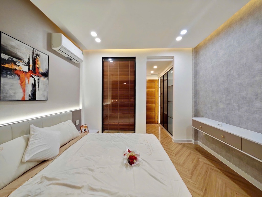 Bán nhà mới ở phố ẩm thực Phan Xích Long, 32m2, 3tầng, chỉ hơn 6tỷ (2025P293)