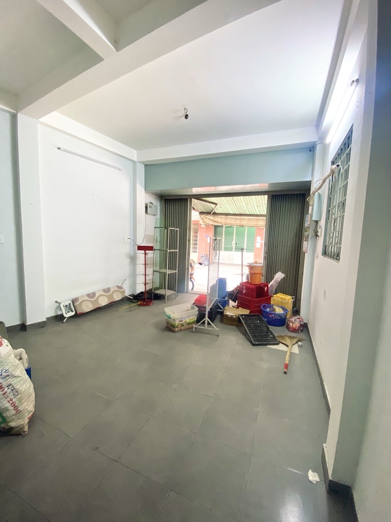 Bán nhà Phạm Văn Hai Trường Sa HXH, 30m2 nở hậu hơn 5m , 2tầng, nhỉnh 7tỷ (2025T71)