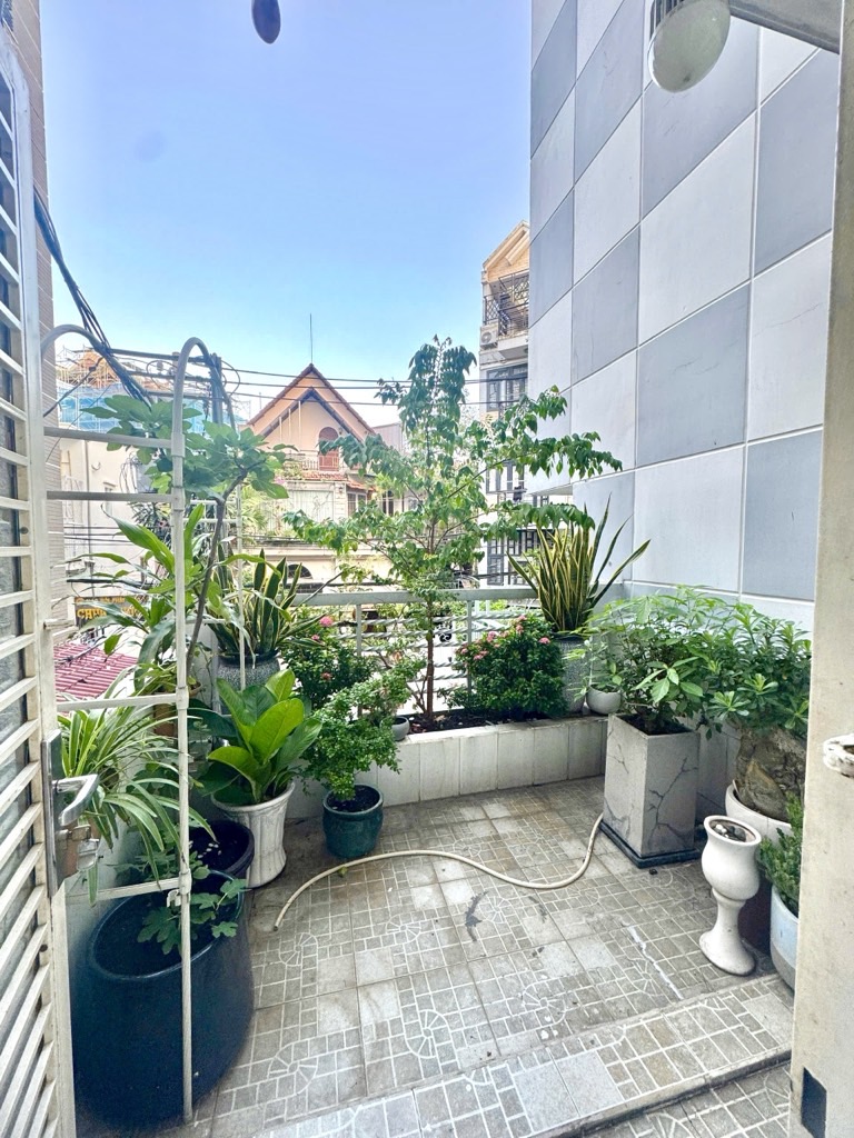Bán nhà Hoàng Hoa Thám, Phú Nhuận, Hẻm Xe tải thông, kinh doanh sầm uất, 41m2, 4 Tầng