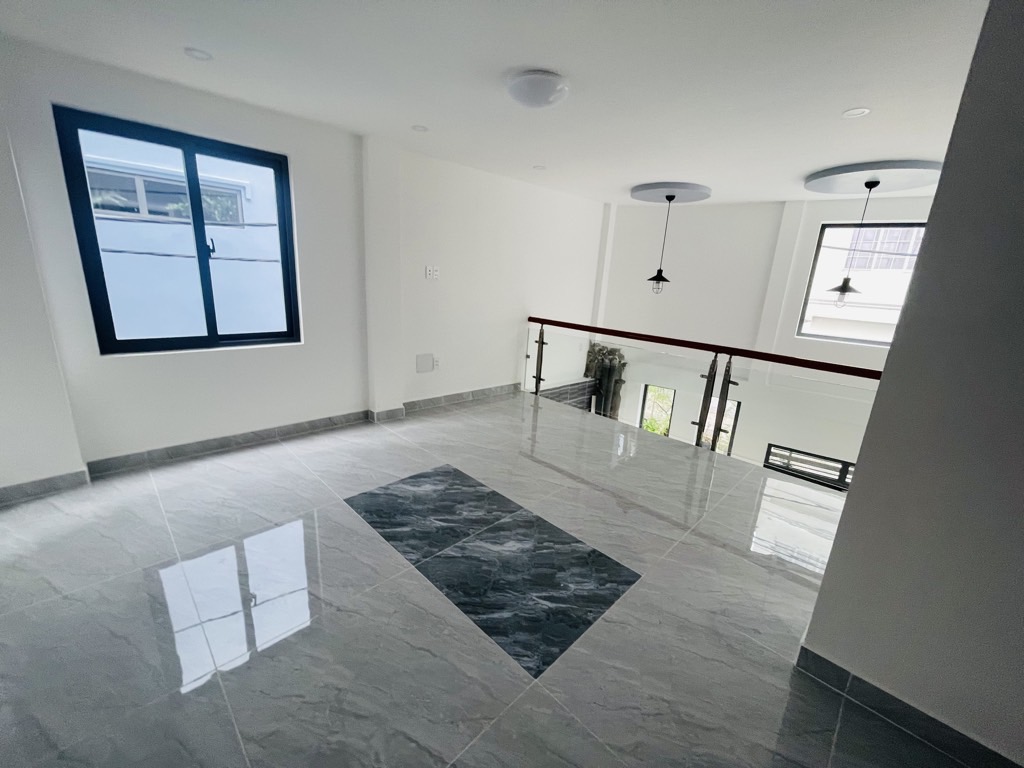 Bán nhanh trong tuần, nhà mới đẹp ở ngay 5 tầng Trần Quang Diệụ, 46m2 ngang 6m.