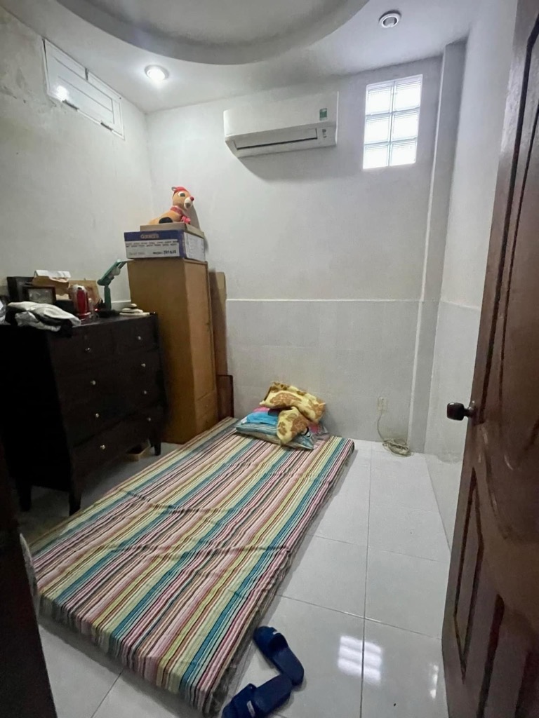 CẦN BÁN GẤP!NHÀ ĐẸP HXH – SÁT HUỲNH VĂN BÁNH– 4.8*15– 6PN – DÒNG TIỀN GẦN 400TR/Năm. 