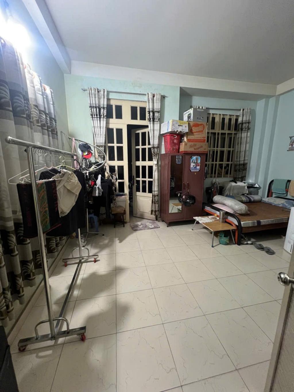 Giá siêu tốt, chủ gấp bán nhà gần Cách Mạng Tháng 8,  5*13, hẻm ô tô tận cửa, sát chợ Hòa Hưng 