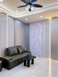 SIÊU VIP NGUYỄN ĐÌNH CHÍNH PHÚ NHUẬN - 3 TẦNG BTCT HOÀN CÔNG ĐỦ - MỚI ĐẸP FULL NỘI THẤT – NGANG 4.5M- CHỈ 5.x TỶ.