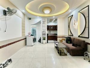 HIẾM NHÀ BÁN - HXH 7 CHỖ- ĐOÀN THỊ ĐIỂM- KHU PHAN XÍCH LONG, PN, ~30m2 ngang 4.1m, 5 TẦNG