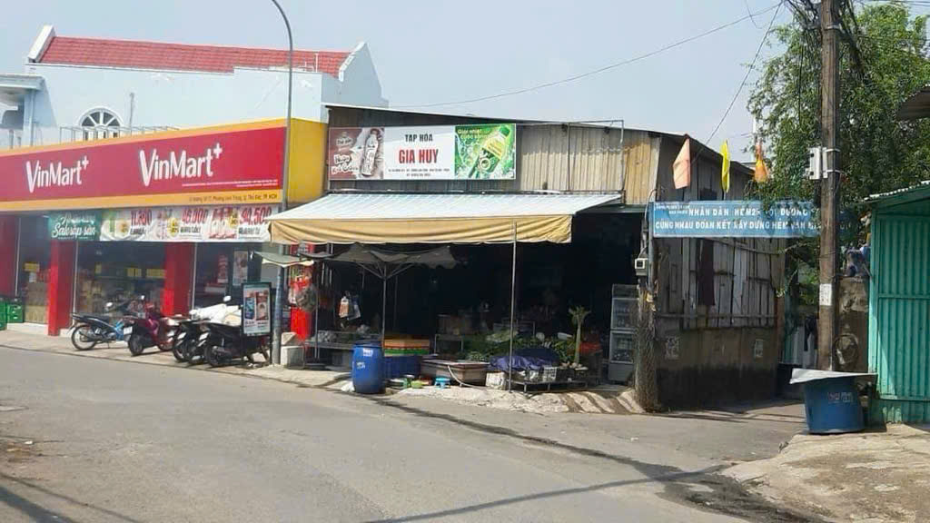 Bán dãy nhà trò 8 phòng, cách Metro 1km, 214m2, Chỉ 8 tỷ