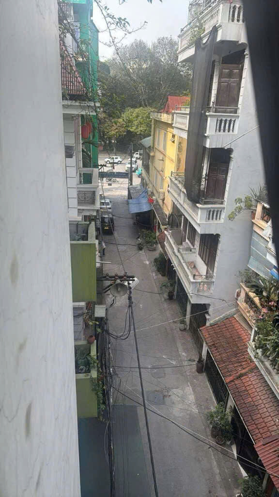 CĂN GÓC PHÂN LÔ QUÂN ĐỘI-MẶT TIỀN THOÁNG ĐẸP RỘNG DÃI-TOẠ LẠC NGAY TRUNG TÂM HOÀNG QUỐC VIỆT