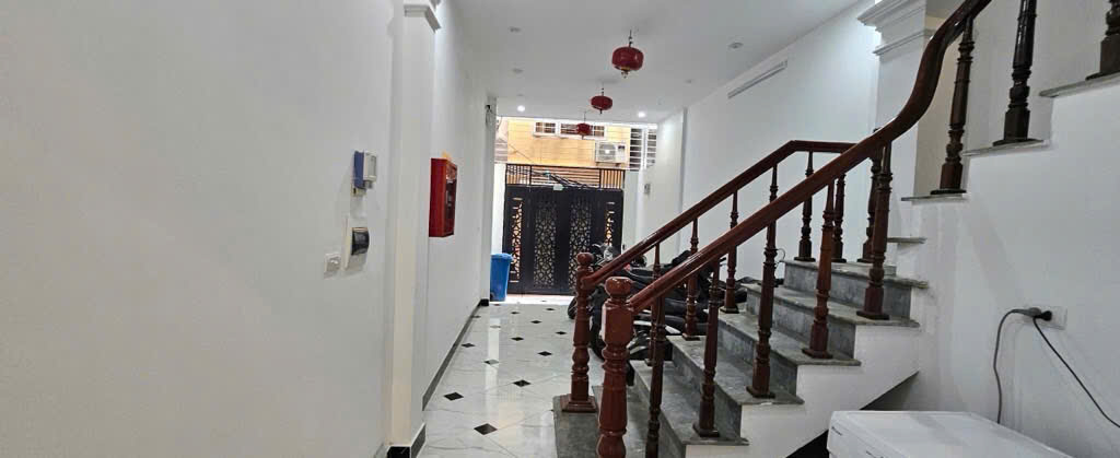 Bán nhà Cầu Giấy-Gần nhiều trường ĐH-vị trí siêu đẹp-ngõ thông-dòng tiền ổn định 50tr/tháng 46m2-5 tầng-MT3,6m-dưới 13 tỷ