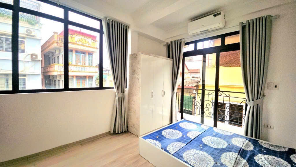 Bán nhà Cầu Giấy-Gần nhiều trường ĐH-vị trí siêu đẹp-ngõ thông-dòng tiền ổn định 50tr/tháng 46m2-5 tầng-MT3,6m-dưới 13 tỷ