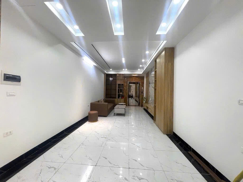 Bán nhà Phân Lô khu Hoàng Quốc Việt-44m2-mặt tiền 3,8m 6 tầng ô tô ngủ trong nhà