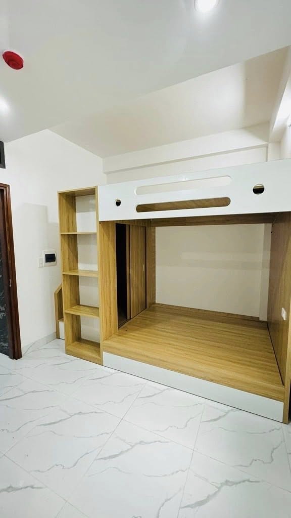 BÁN CCMN Trần Thái Tông-thủ phủ sinh viên-thang máy-11 phòng khép kín dòng tiền 65tr/tháng