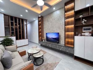 MỘT BƯỚC RA Ô TÔ - NGÕ SIÊU NÔNG - ĐÔNG TÁC TRUNG TÂM QUẬN ĐỐNG ĐA