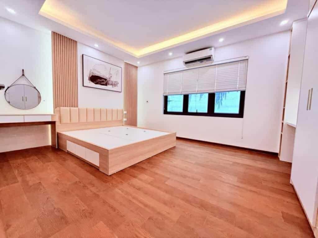 HOA HẬU LĨNH NAM - THANG MÁY - FULL NỘI THẤT - VỊ TRÍ CỰC ĐẸP- CÁCH Ô TÔ TRÁNH 1 NHÀ
