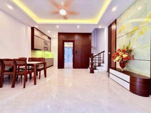 HOA HẬU LĨNH NAM - THANG MÁY - FULL NỘI THẤT - VỊ TRÍ CỰC ĐẸP- CÁCH Ô TÔ TRÁNH 1 NHÀ