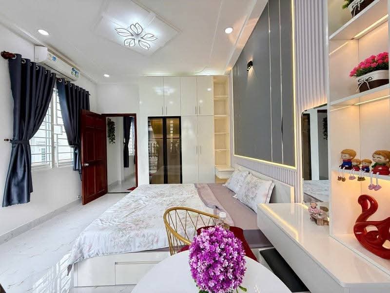 BÁN NHÀ VỊ TRÍ ĐẸP, HT35 TÂN THỚI HIỆP, HẺM XE HƠI, QUẬN 12, DT 55M2 (4× 15), GIÁ SIÊU RẺ, CHỈ 5.99 TỶ