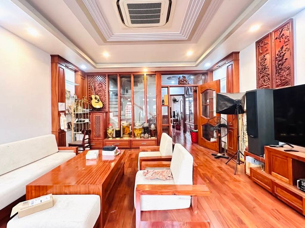 BÁN GẤP BIỆT THỰ ĐẸP, TRUNG MỸ TÂY 19 TẶNG HẾT NỘI THẤT, QUẬN 12, DT 125M2(5.1 × 25), GIÁ SIÊU RẺ, CHỈ 12.6 TỶ.