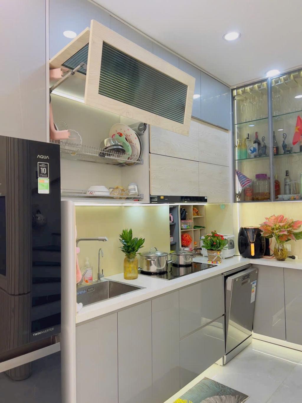 NHÀ ĐẸP HÀ ĐÔNG Ở NGAY. ĐƯỜNG THÔNG HÈ THOÁNG, CÁCH ĐƯỜNG LỚN 10M 30x5T