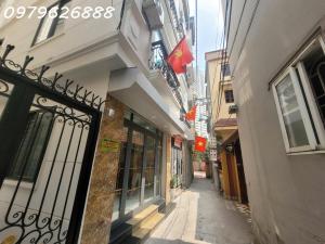 NHÀ ĐẸP HÀ ĐÔNG Ở NGAY. ĐƯỜNG THÔNG HÈ THOÁNG, CÁCH ĐƯỜNG LỚN 10M
30x5T