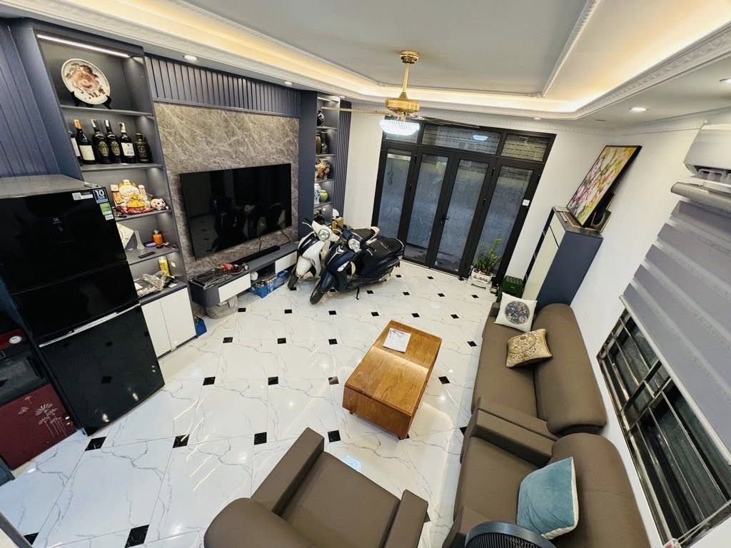 PHỐ KIM NGƯU - 48M - NHÀ DÂN - GẦN Ô TÔ - MẶT TIỀN RỘNG - KHÔNG MỘT LỖI LẦM- FULL NỘI THẤT.