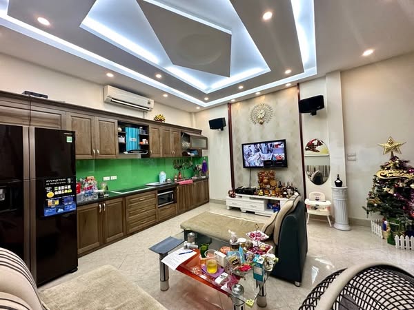 BÁN NHÀ TÂN MAI - Ô TÔ ĐỖ CỬA  DT 44M GIÁ 7.8 TỶ - 20M RA Ô TÔ TRÁNH.
