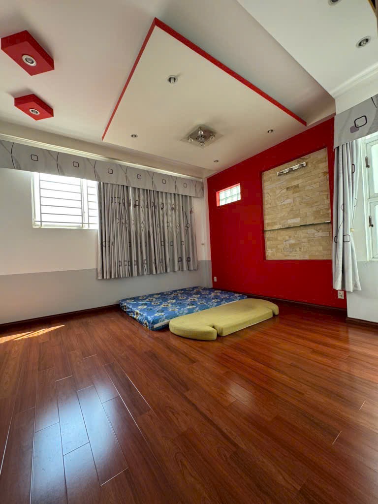 NHÀ 4 TẦNG  - KHU VỰC KINH DOANH - HẺM Ô TÔ