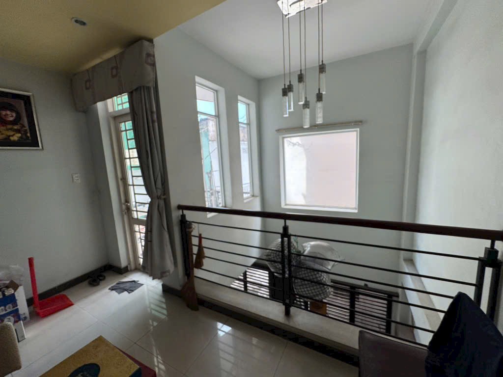 NHÀ 4 TẦNG  - KHU VỰC KINH DOANH - HẺM Ô TÔ