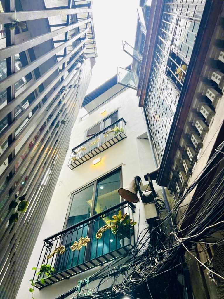 QUỐC TỬ GIÁM - GẦN PHỐ - NHÀ ĐẸP Ở NGAY - 9,2 TỶ