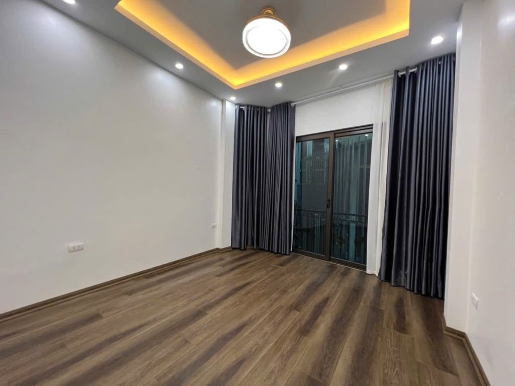 QUỐC TỬ GIÁM - GẦN PHỐ - NHÀ ĐẸP Ở NGAY - 9,2 TỶ