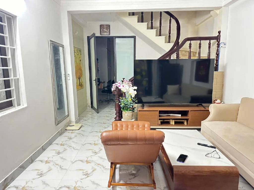 LÔ GÓC NGUYỄN TRÃI  - NỞ HẬU - NỘI THẤT XỊN - Ở SƯỚNG - 9,2 TỶ