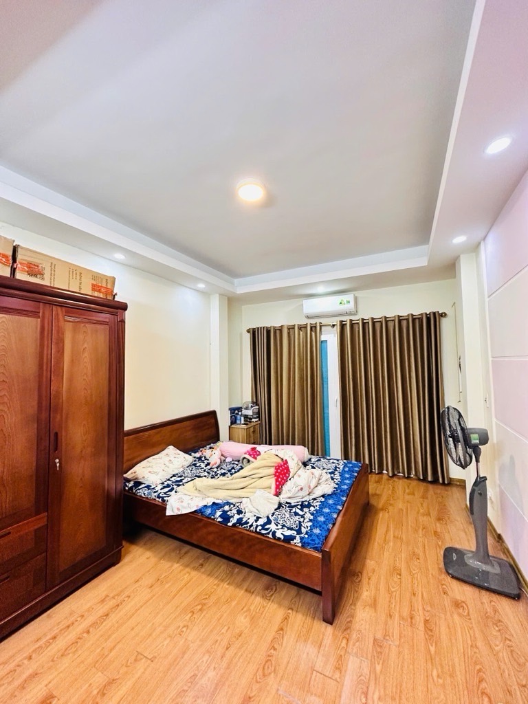 CẦU GIẤY - NHÀ ĐẸP Ở NGAY - SỔ ĐỎ HOA HẬU  - 7,9 TỶ