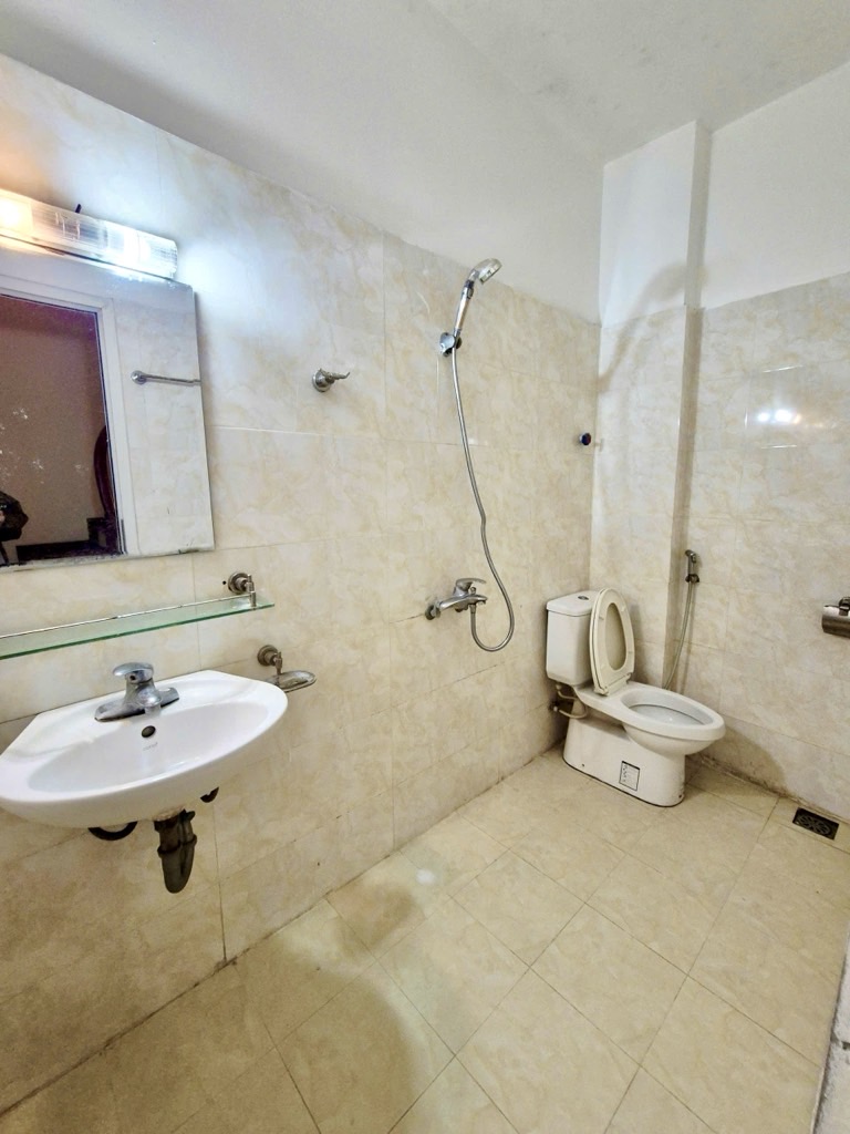 CẦU GIẤY - NHÀ ĐẸP Ở NGAY - SỔ ĐỎ HOA HẬU  - 7,9 TỶ