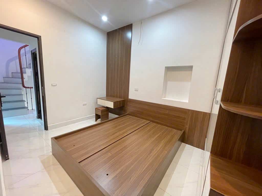 LÔ GÓC TÔN ĐỨC THẮNG  - CÁCH PHỐ 30M - Ô TÔ SÁT NHÀ