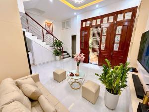 Ngã Tư Sở,FUll Nội Thất,Nhà Mới Ở Ngay,33m2 x 5 tầng,7,75 tỷ