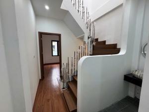 NGUYỄN CHÍ THANH - GẦN Ô TÔ - GẦN PHỐ - NHÀ ĐẸP Ở LUÔN