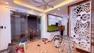 CẦU GIẤY NHÀ ĐẸP Ở NGAY - GẦN Ô TÔ - TẶNG FULL NỘI THẤT