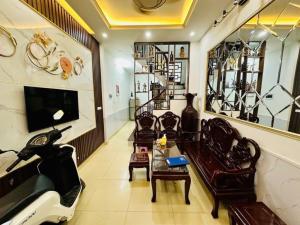 CẦU GIẤY - NHÀ ĐẸP Ở NGAY - FULL NỘI THẤT - 7,9 TỶ