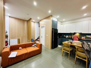 LÔ GÓC CẦU GIẤY - NHÀ ĐẸP Ở NGAY - 3 PHÒNG NGỦ - NHỈNH 9,x TỶ