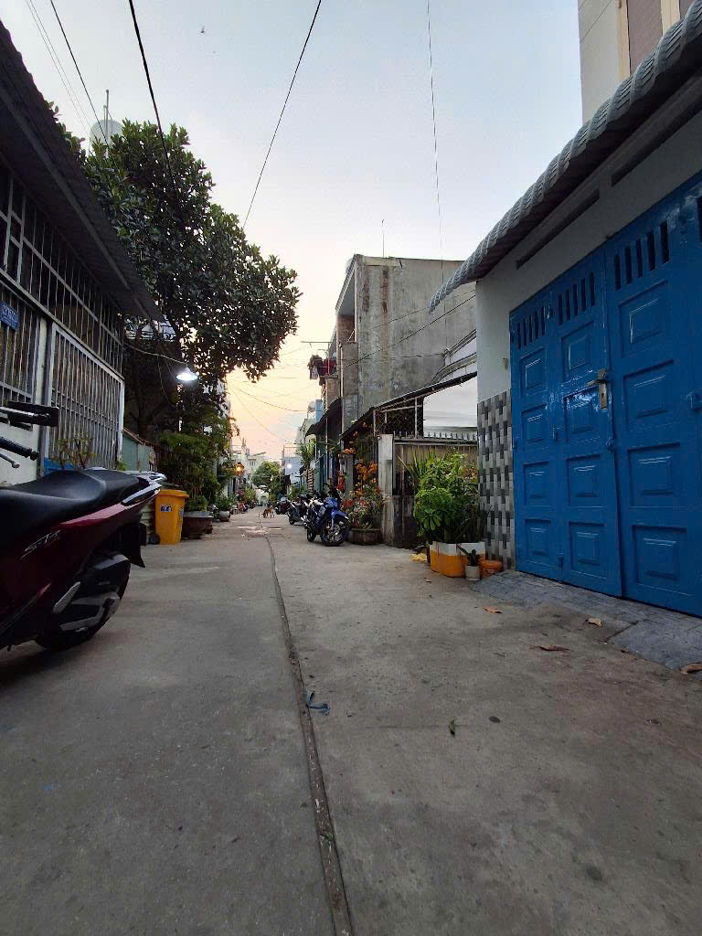 BÁN NHÀ QUẬN 7, 3 TẦNG, ĐƯỜNG HUỲNH TẤN PHÁT, HẺM RỘNG, 4,5X13M, 5,X TỶ