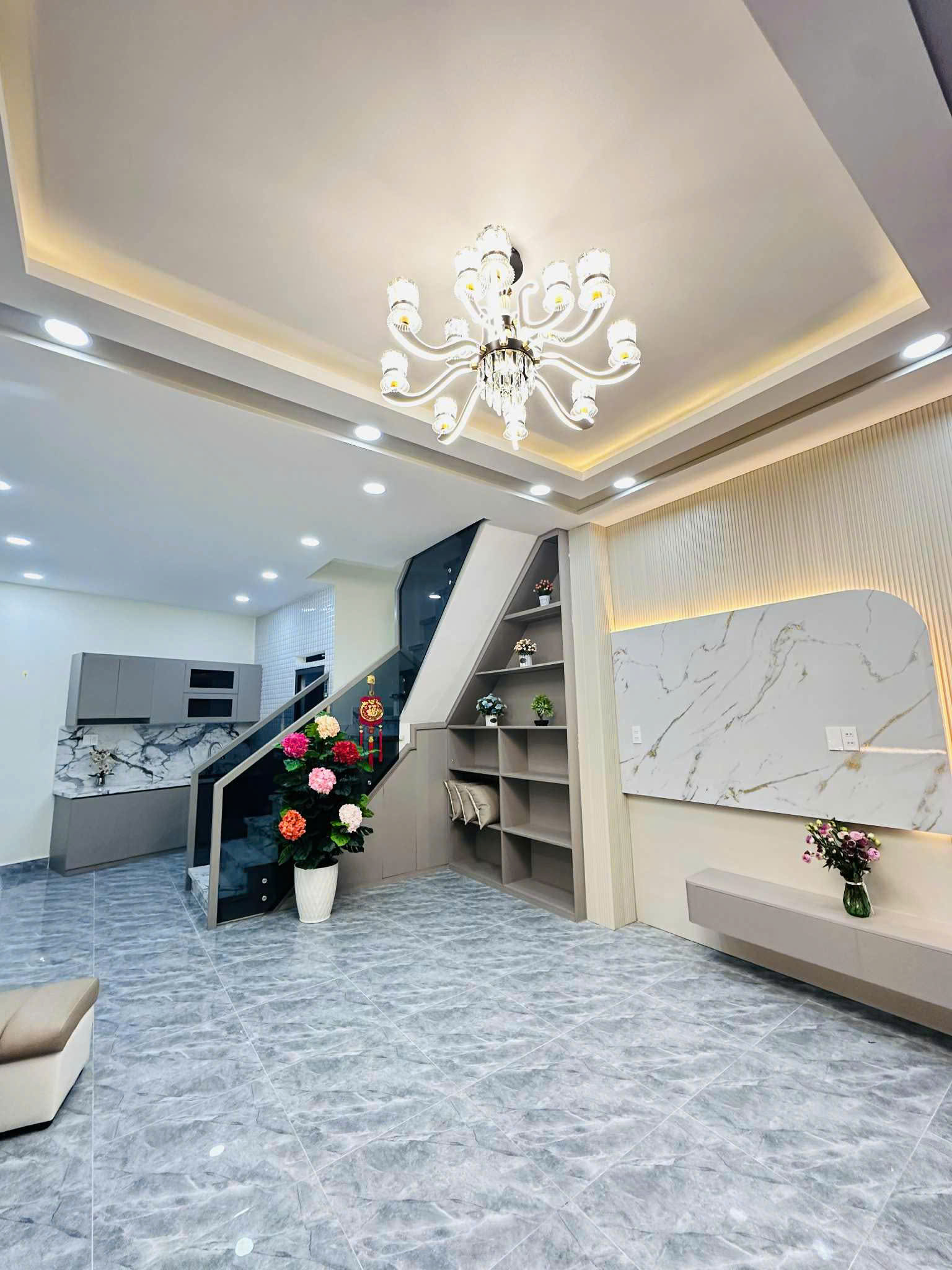 NHÀ 3 TẦNG ĐẸP LUNG LINH CHỈ VIỆC XÁCH VALI VÀO Ở – HẺM XE TẢI – ĐƯỜNG BÀ HOM, Q6 – 38M² NHỈNH 5 TỶ