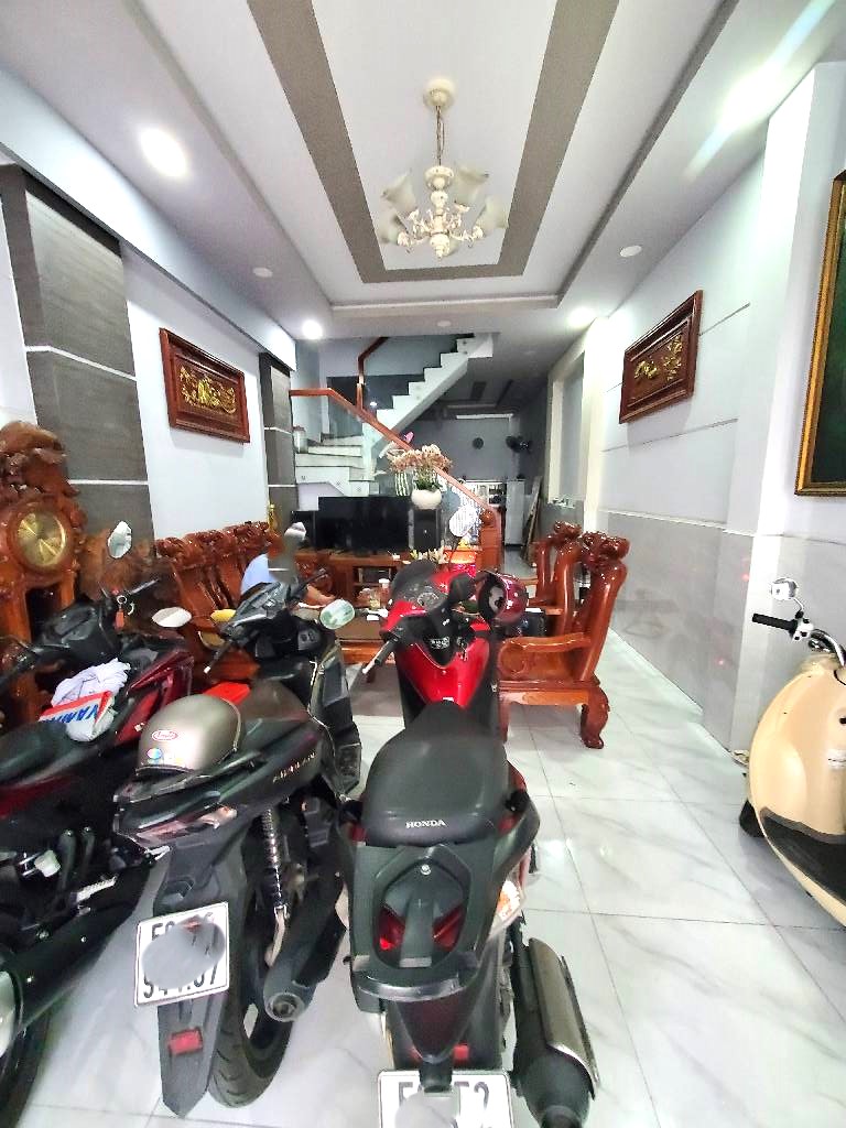 Bán NR 4 tầng tại Lê Văn Quới, Bình Trị Đông, Bình Tân, HCM, giá hời 6,7 tỷ thương lượng