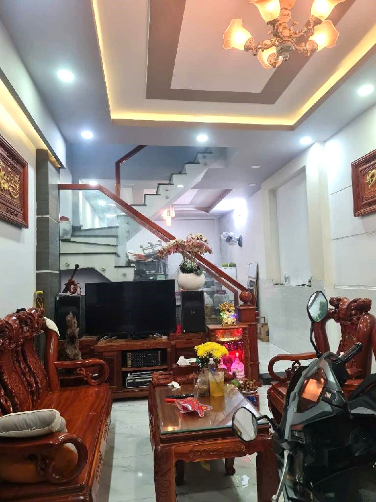 Bán NR 4 tầng tại Lê Văn Quới, Bình Trị Đông, Bình Tân, HCM, giá hời 6,7 tỷ thương lượng