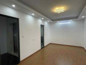 NHÀ MỚI KÍNH KOONG - THANG MÁY - TRƯƠNG ĐỊNH - 5 TẦNG 41.8M GIÁ 8.5 TỶ